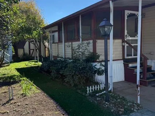 728 Maplewood Dr #54, Altoona, PA 16601