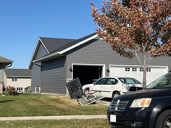 3rd image of 416 Torrey Pines Dr