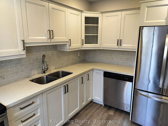 5th image of 81 Irwin Rd #18