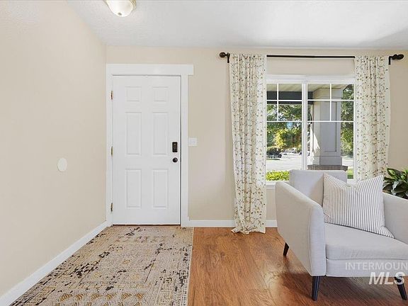 5th image of 1340 N Golfview Way
