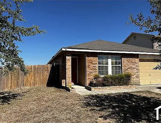 3 bed, 1144 sqft, $1,700 — Photo 2