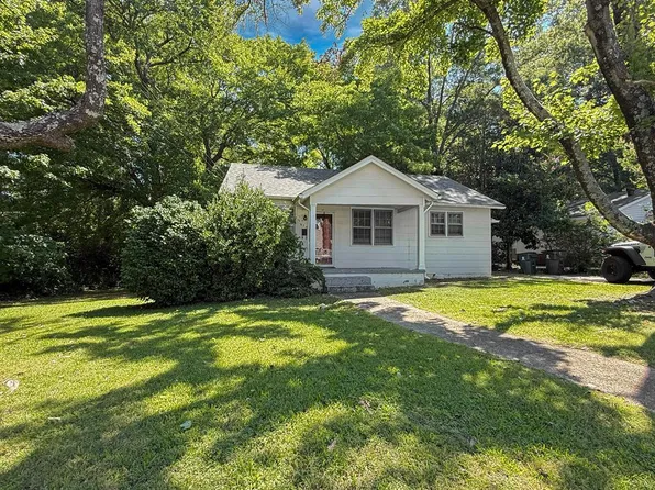 615 Windsor St, South Hill, VA 23970