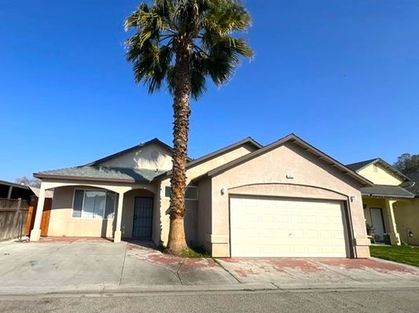 922 Village Dr
