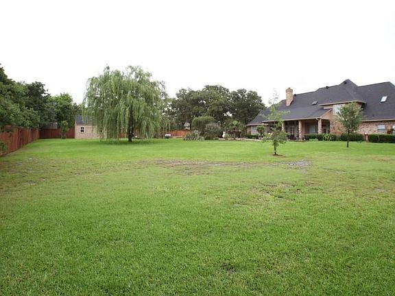 5th image of 310 Lake Trail Ct