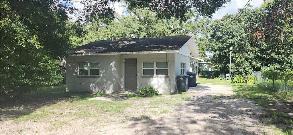 3 bed, 1.5 bath, 1013 sqft, $2,000 — Photo 2