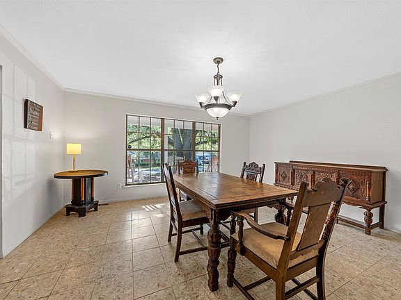 5th image of 5713 Roberts Dr