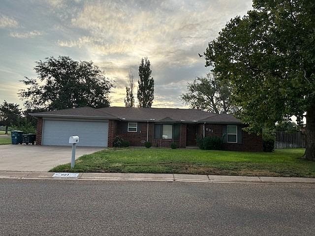 1st image of 691 Lilac Dr