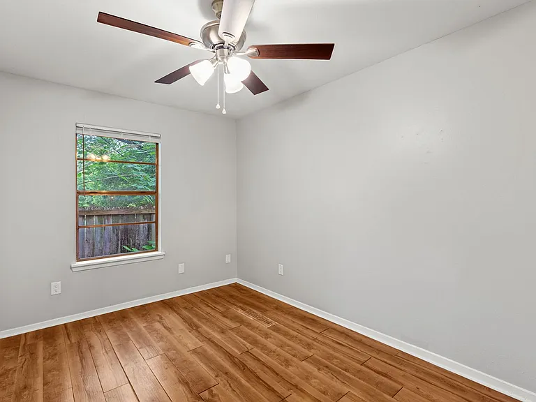 1208 Hillyer St — Photo 14