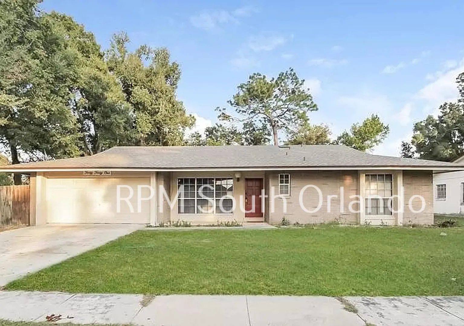 4 Bed / 2 Bath - In Lake Sparling Heights — Photo 1