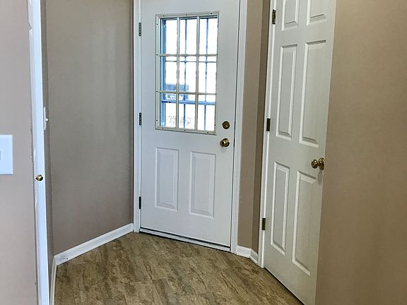 3rd image of 1138 Lillian Ln