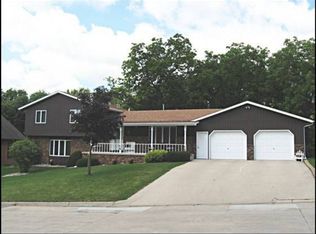 526 S 8th St, Forest City, IA 50436