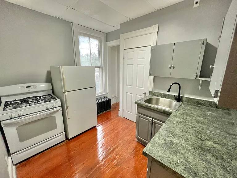 460 2nd Ave #1N — Photo 9