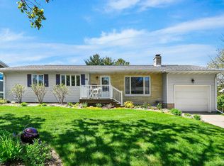 308 Maple Dr, Mount Horeb, WI 53572