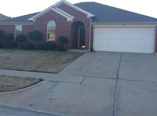6908 Misty Meadow Ln, Arlington, TX 76002