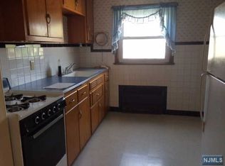 5 Davis Ave, Harrison, NJ 07029