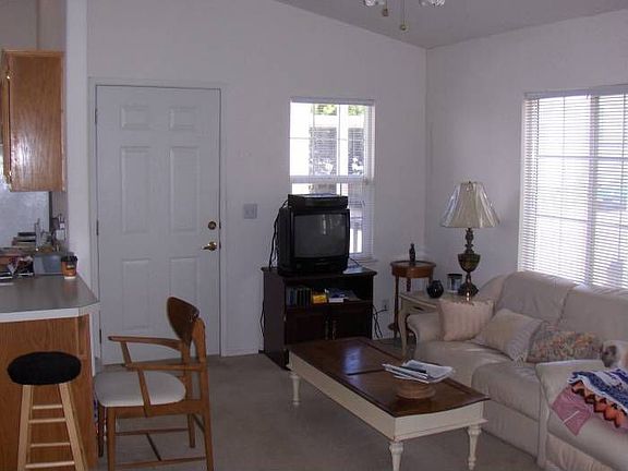Living Room / Kitchen