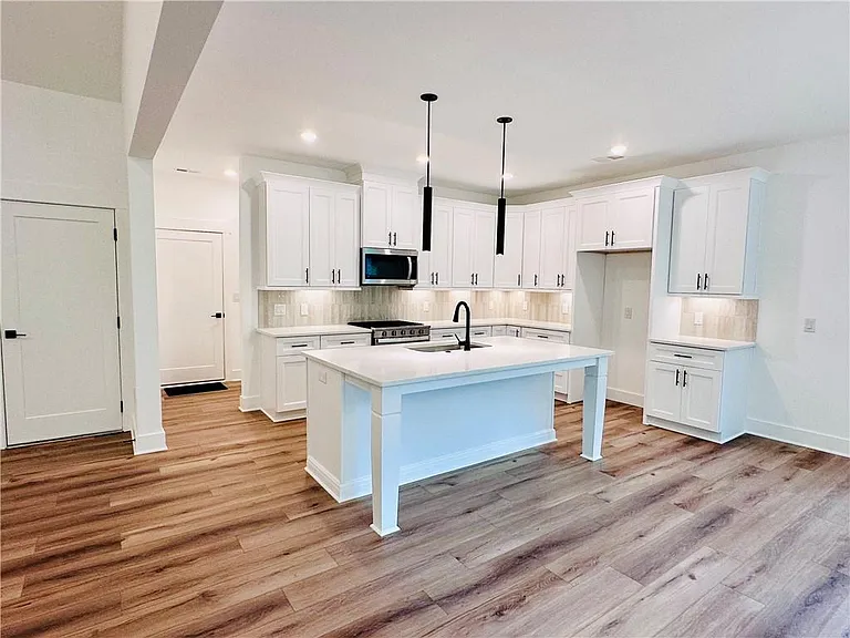 6312 Woodstock Rd — Photo 13