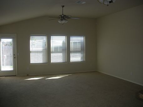 2nd image of 916 SW 158th St