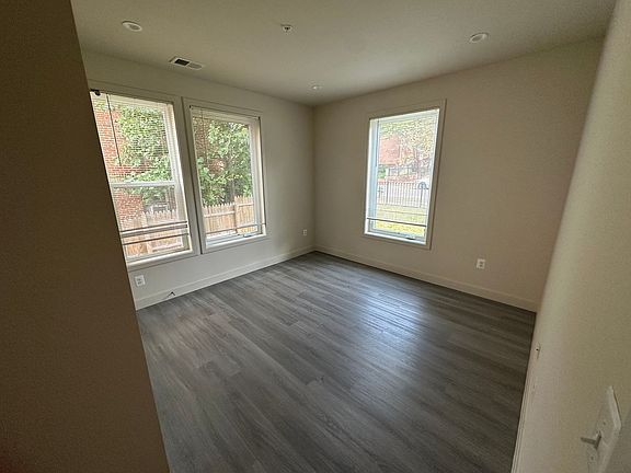 4th image of 1735 28th St SE Unit 102
