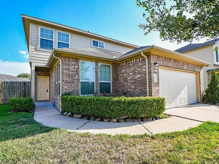 19311 Vermillion Ct — Photo 1