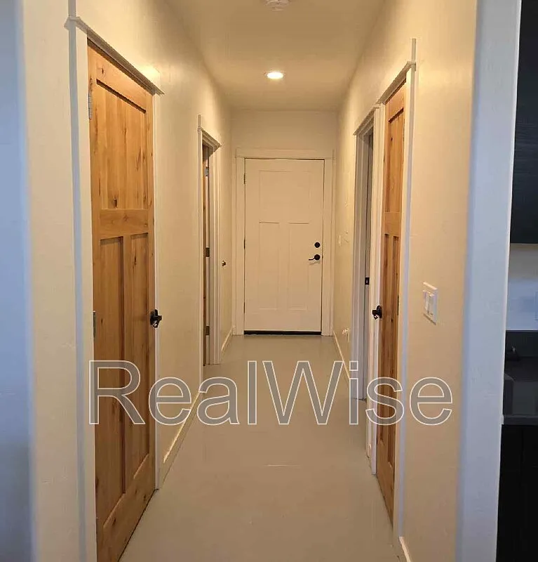 2 bed, 2.0 bath, 1236 sqft, $1,850 — Photo 4