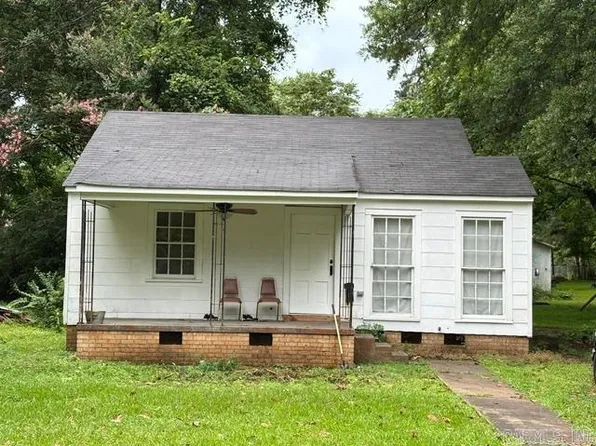309 E 15th St, Hope, AR 71801