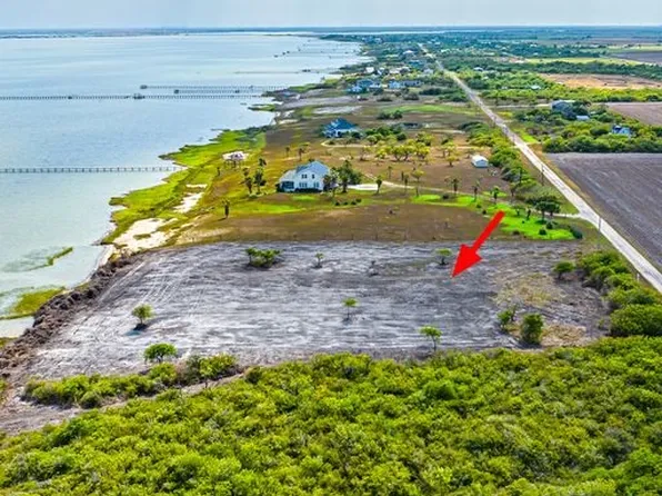 2415 1st St, Bayside, TX 78340