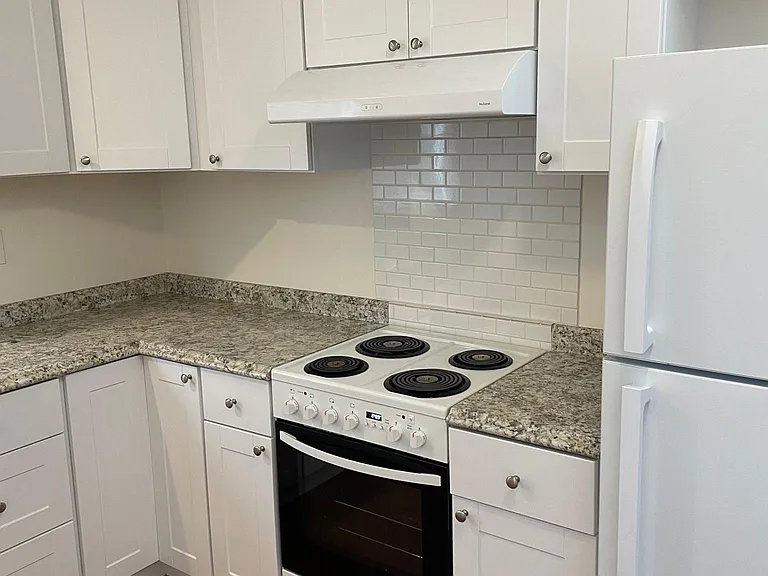 1560 Hillside Dr #B — Photo 10