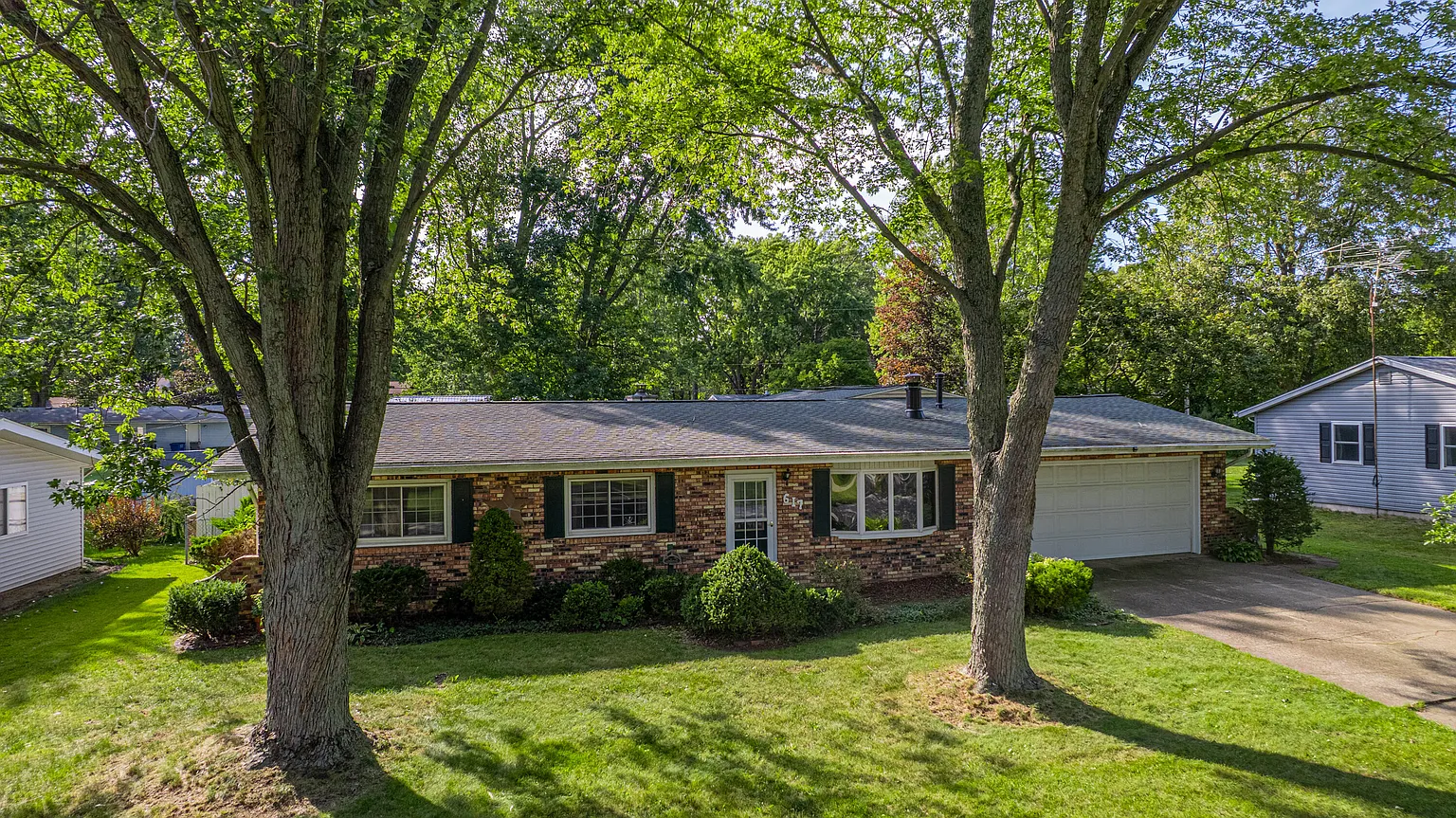 617 Black Oak Dr photo 1