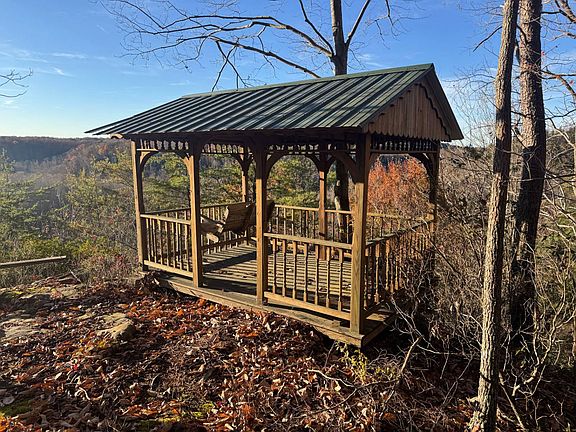 5th image of 656 Clell Rd