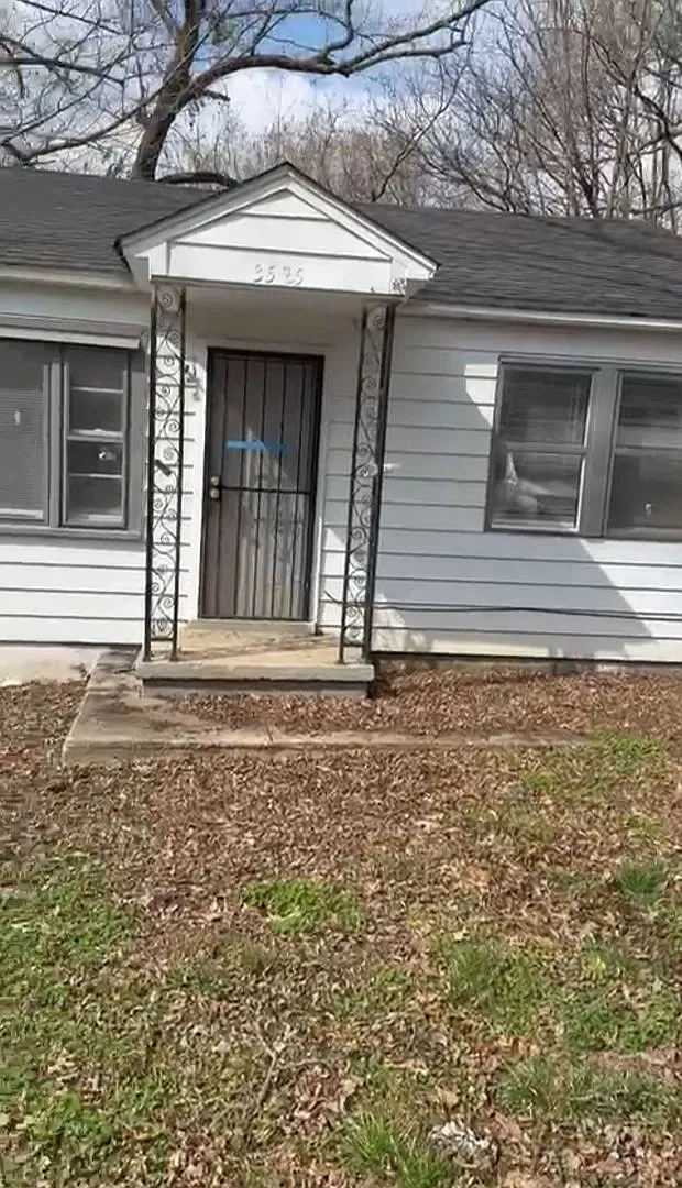 4/2 with HUGE yard — Photo 2