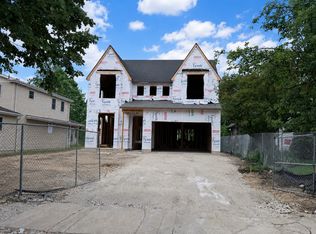 220 N Geneva Ave, Elmhurst, IL 60126