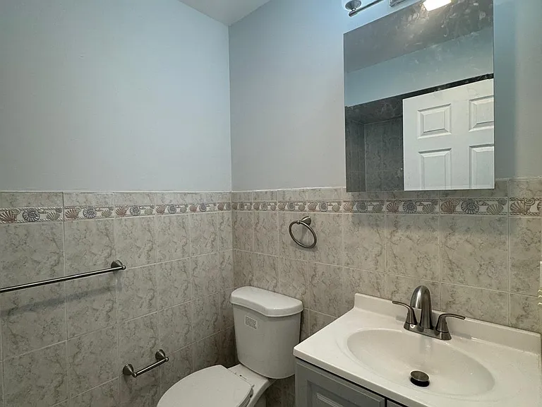 1057 Bond St #2 — Photo 7
