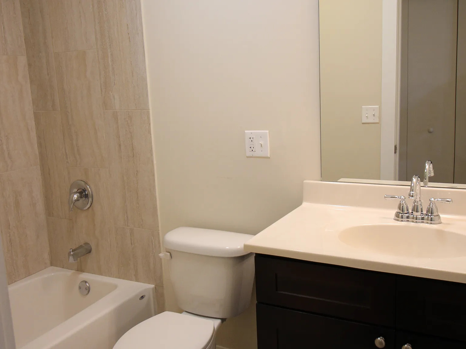 4 bed, $2,900 — Photo 4