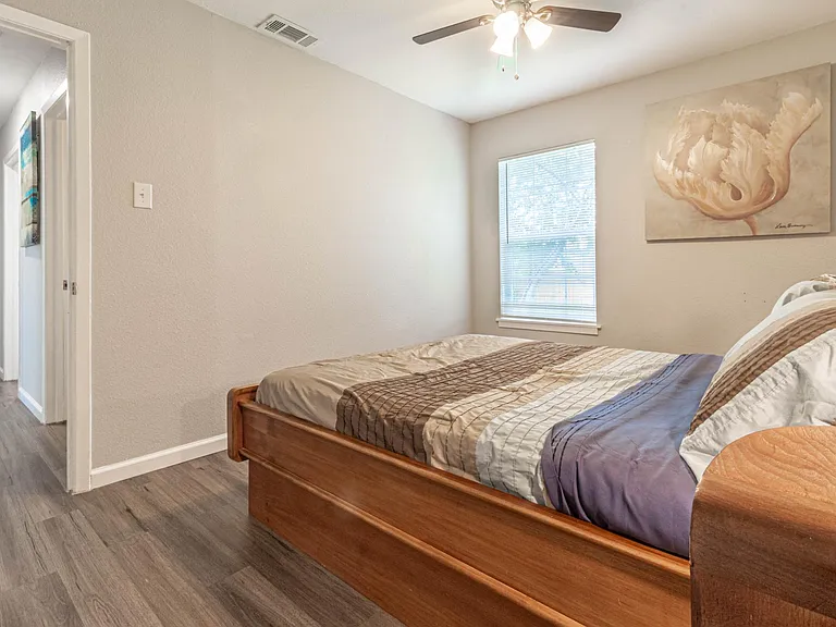 622 Pinewood Ln — Photo 16