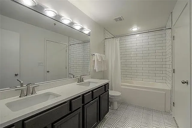 2107 Grand Blvd #903 — Photo 3
