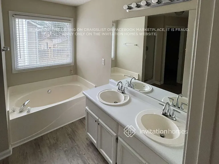 560 Heathgate Dr — Photo 13
