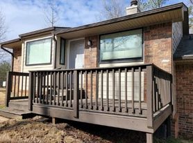 81 Hospital Rd, Newnan, GA