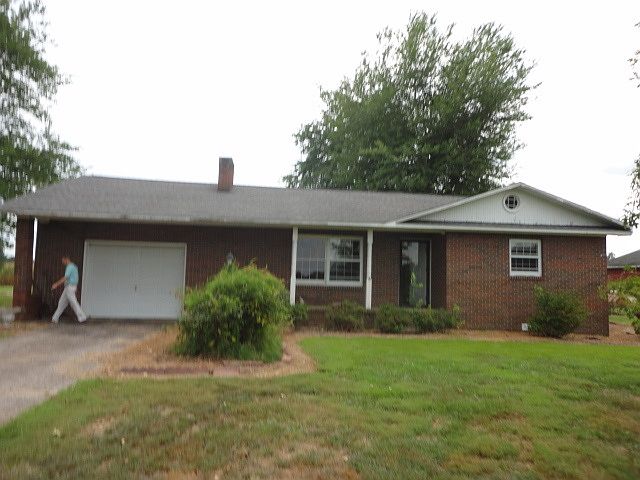1st image of 189 Gills Ln