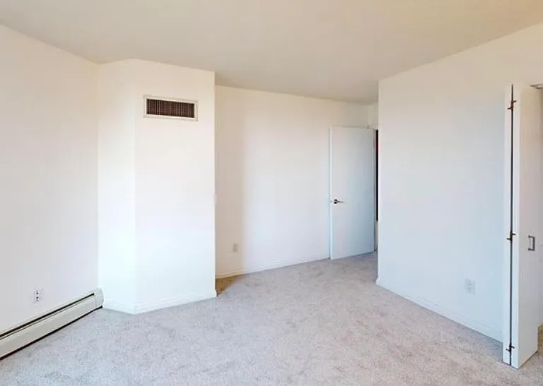 1425 28th St W #106 — Photo 5