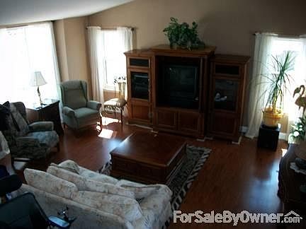 4th image of 2880 Jordan Dr