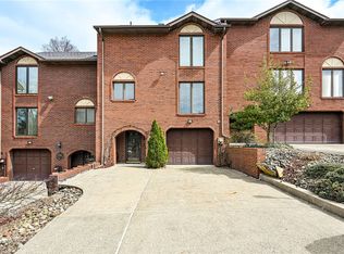 95 Barrington Rdg, Delmont, PA 15626