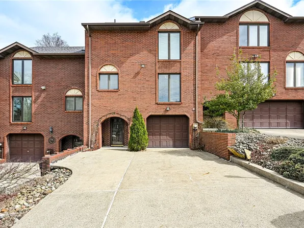 95 Barrington Rdg, Delmont, PA 15626