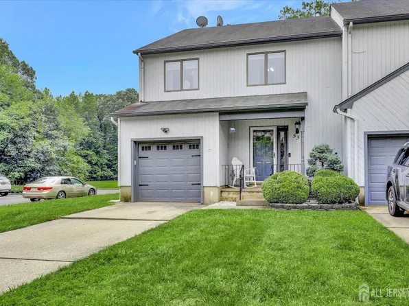 53 Carmel Ct, Old Bridge, NJ 08857