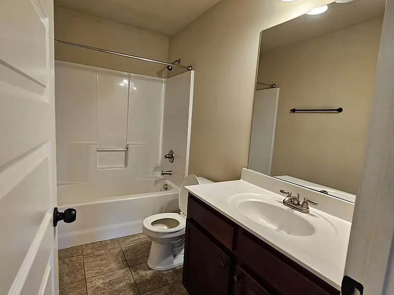 416 Sunnybrook Ln — Photo 30