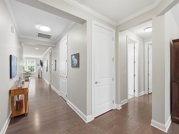5th image of 1325 Pulitzer Ln