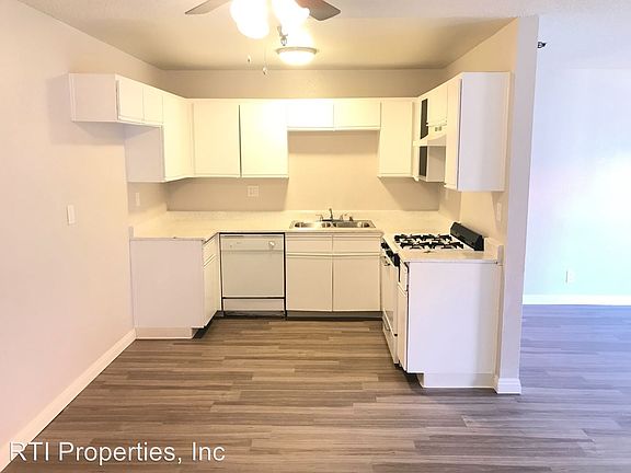3rd image of 12504 Oxford Ave APT 6
