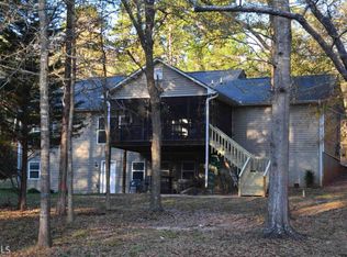 427 Chateau Dr, Lavonia, GA 30553