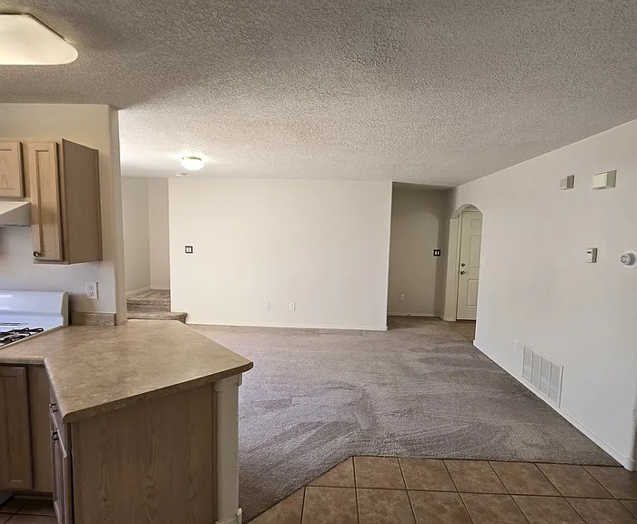 740 Mesa Del Rio St NW — Photo 9