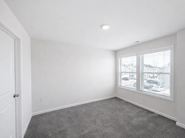 377 Creekview Rd — Photo 16